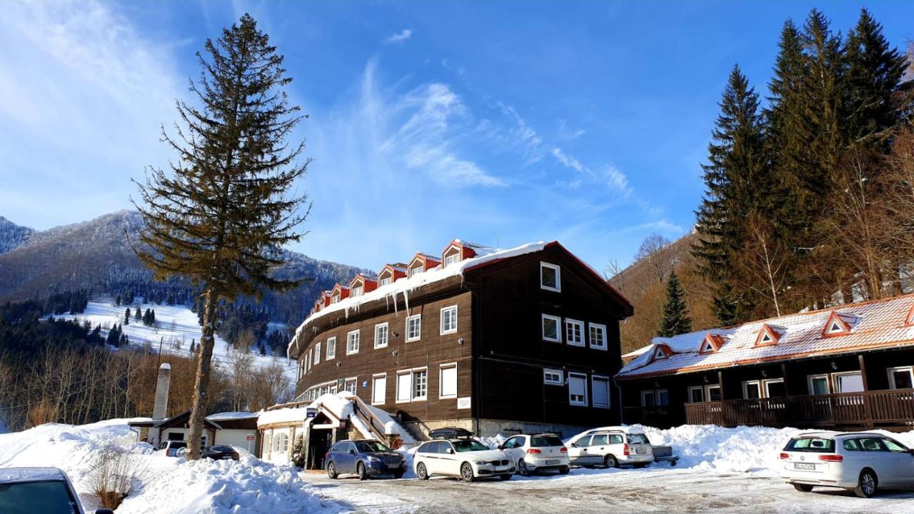 Hotel Pod Sokolím Terchová Exteriér fotografie